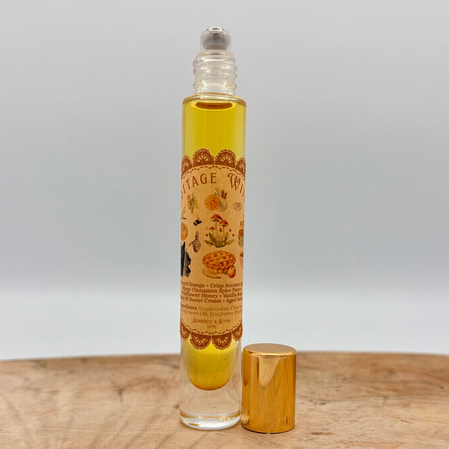 Cottage Witch Perfume – Cinnamon Pastry, Orchard Apple & Oakwood