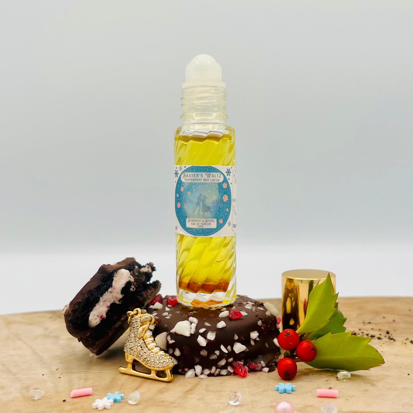 SKATER'S WALTZ – Winter Perfume • Peppermint Hot Cocoa • Frosty Gourmand Woods